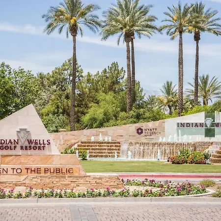 Make Yourself At Home In Palm Desert Luxury